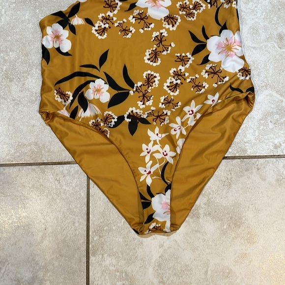 BAIIA Gold Floral One Shoulder Reversible One-Piece Swimsuit 14 Bathing suit - Picture 5 of 7